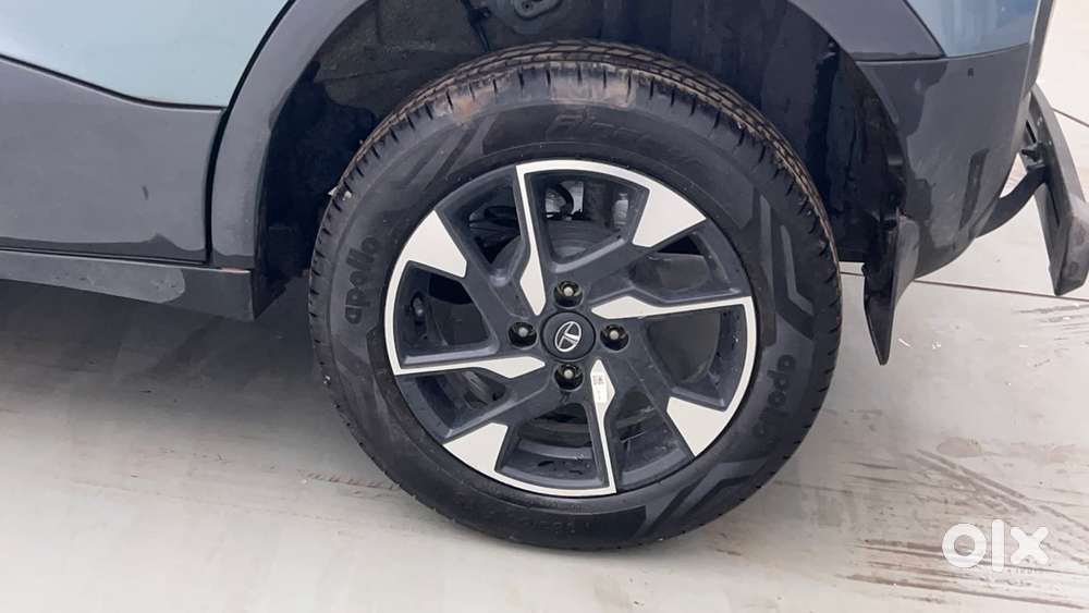 Tata Punch 1.2 Revotron Creative Amt Dual Tone, 2023, Petrol