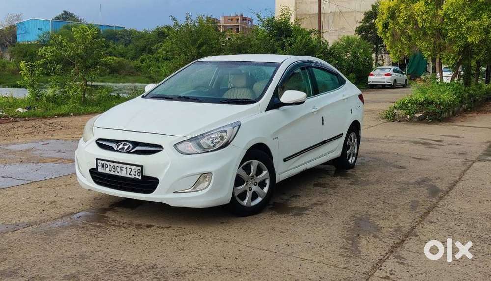 Hyundai Verna Fluidic 1.6 Vtvt Sx Opt, 2012, Petrol