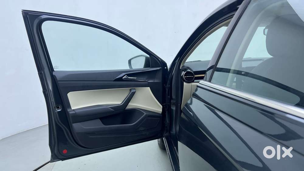 Skoda Slavia Style 1.0l Tsi At, 2023, Petrol