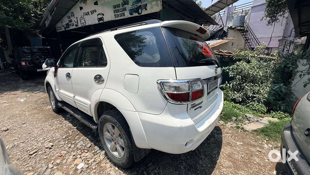 Toyota Fortuner Diesel 2011