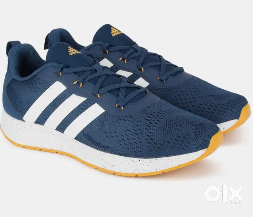ADIDAS Adisee M Casuals For Men(negotiable price)