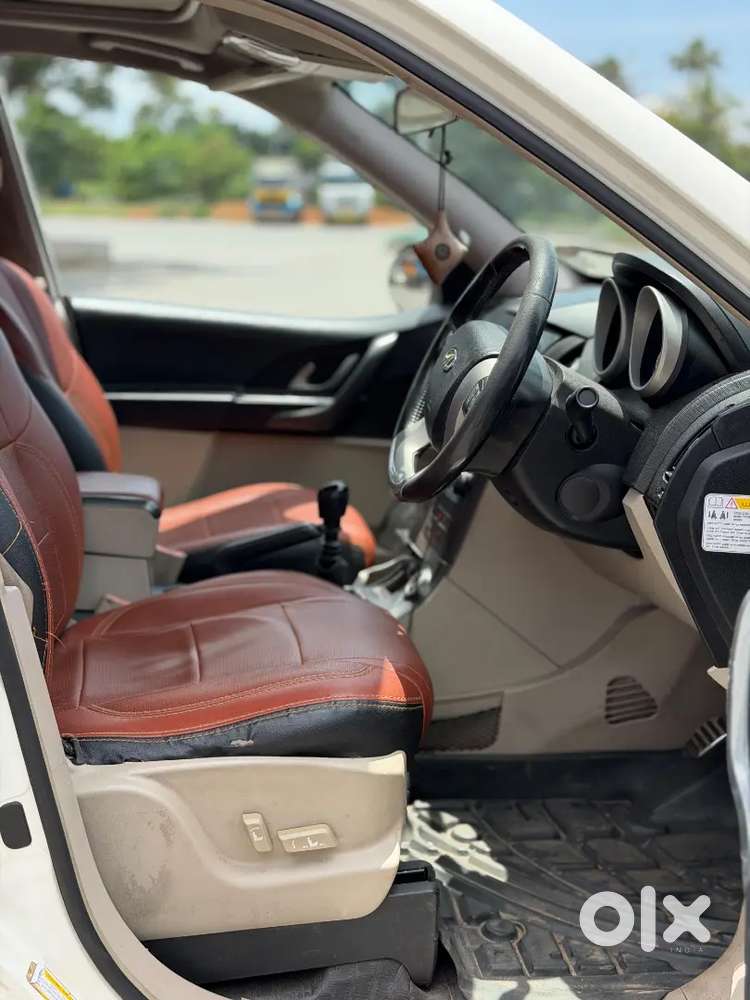 Mahindra Xuv500 2.2 W10 2016