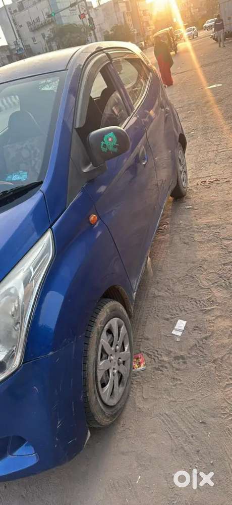 Eon Gadi H Taxi Me Hai  180000 Km Chali Huyi H