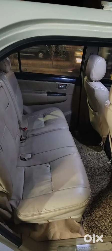 Toyota Fortuner Legender 2014 Diesel 220000 Km Driven