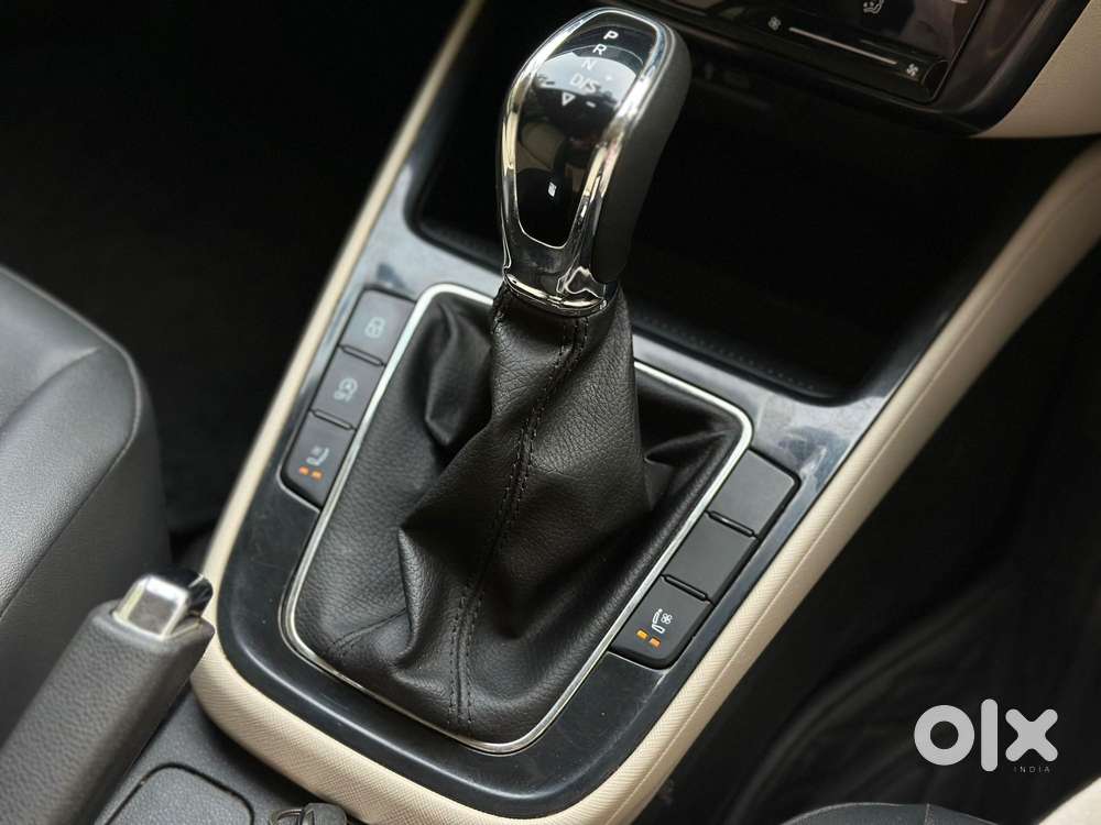 Skoda Slavia 1.0 Tsi Style At, 2022, Petrol