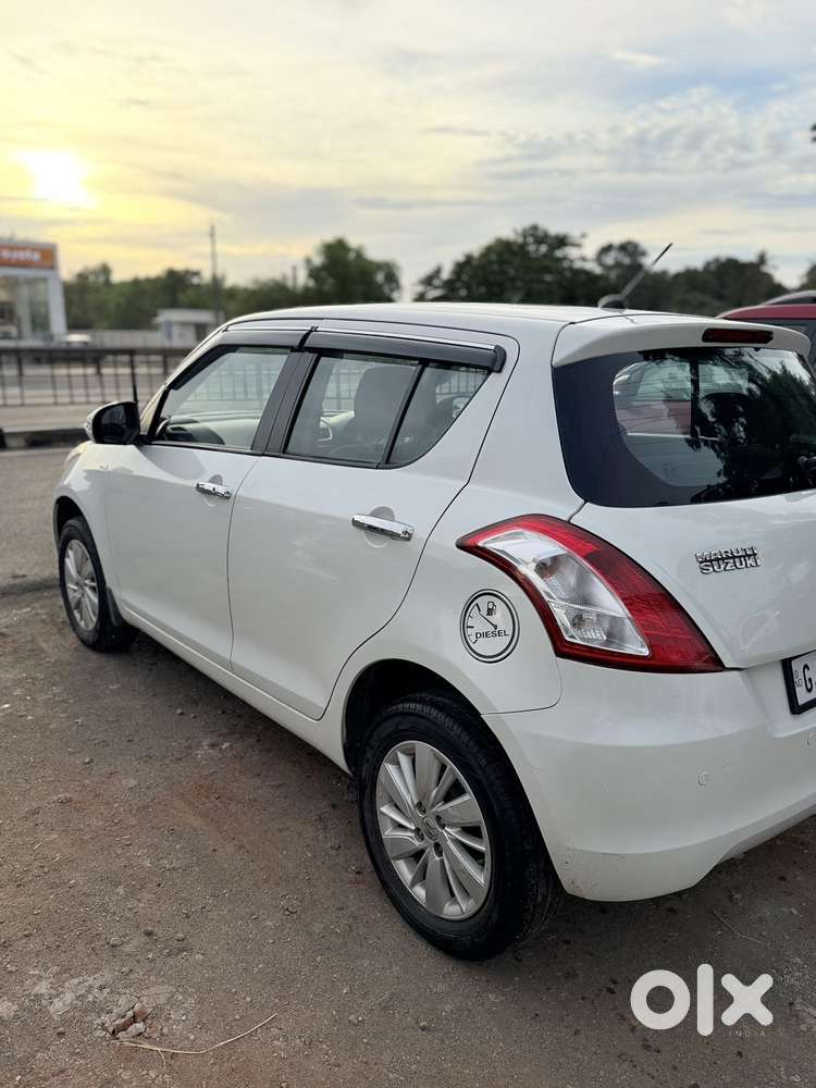 Maruti Suzuki Swift Zdi Plus, 2015, Diesel