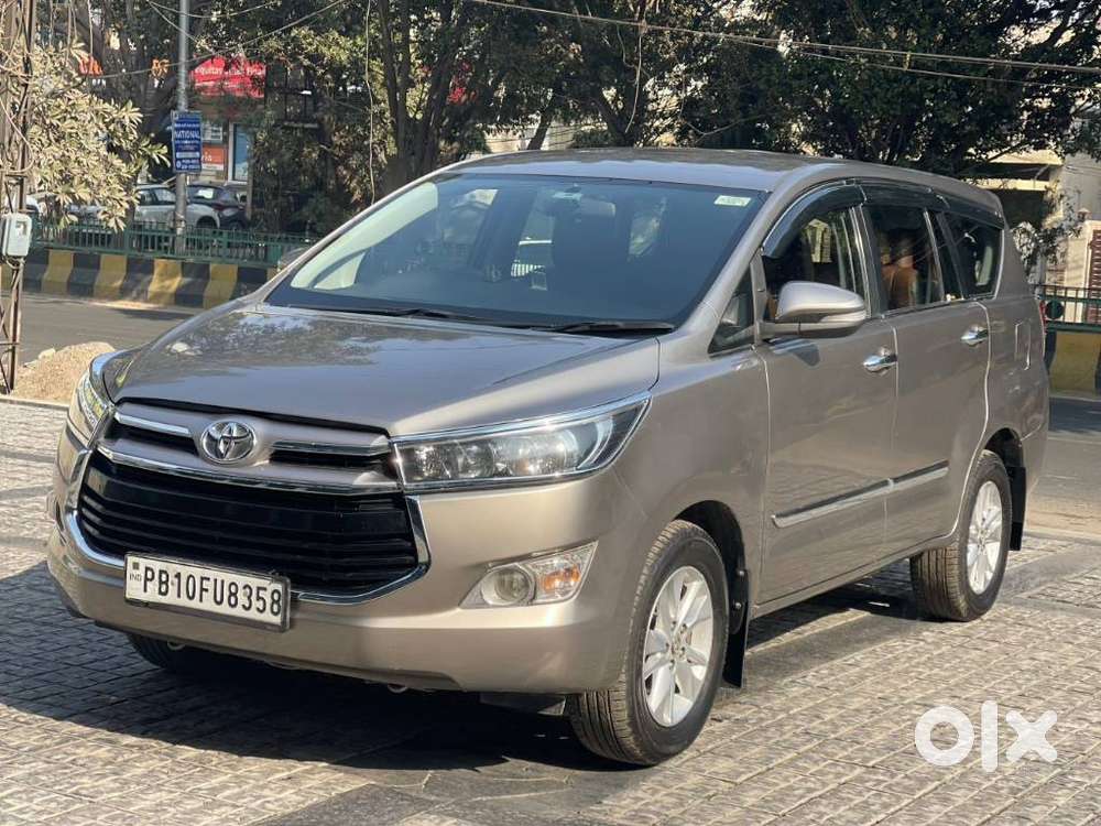 Toyota Innova Crysta 2.8 Gx At, 2016, Diesel