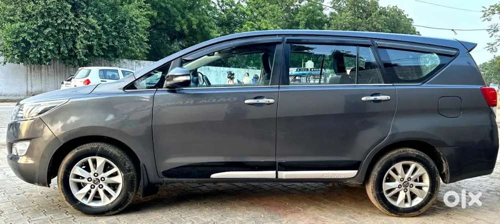 Toyota Innova Crysta 2017 Diesel Manual Car