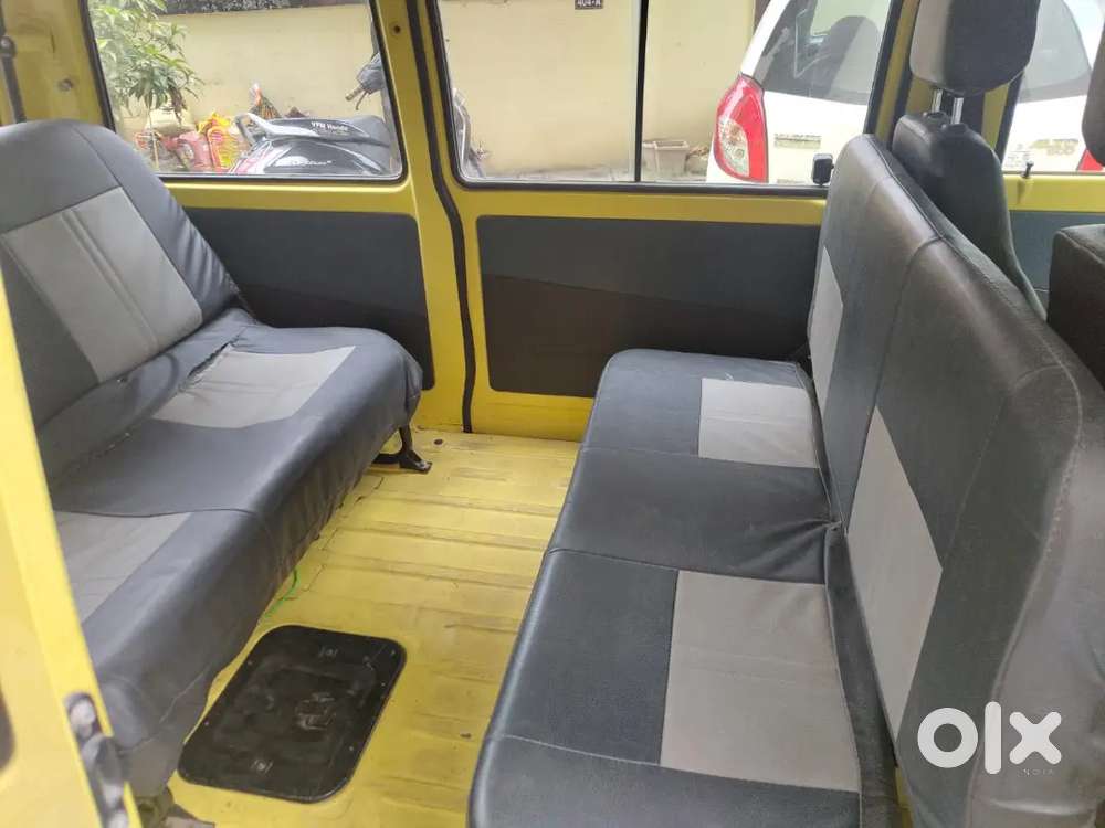 Royal Yellow Van