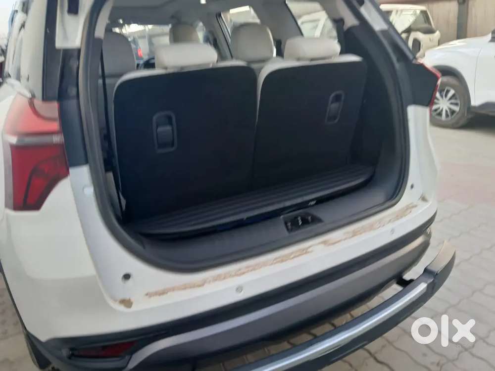 Mahindra Xuv700 2025 Diesel 9500 Km Driven