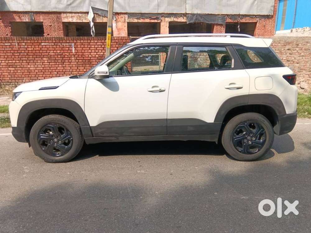 Maruti Suzuki Brezza 1.5 Zxi Smart Hybrid, 2023, Petrol