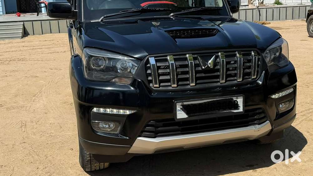 Mahindra Scorpio Classic S11