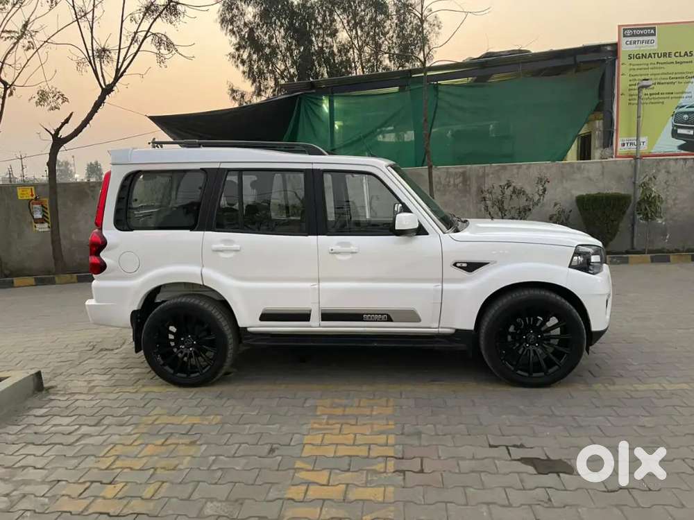 Mahindra Scorpio Classic 2025 Diesel 7 S Cc