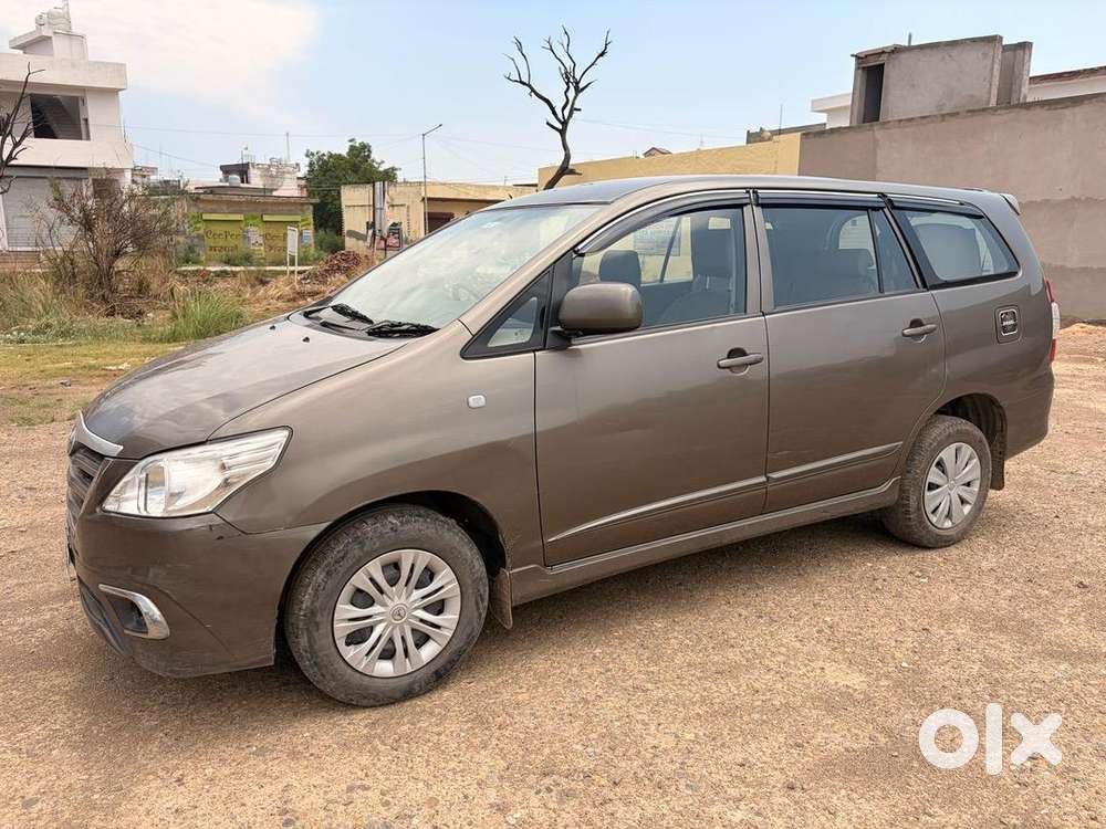 Toyota Innova 2015 Diesel Well Maintained