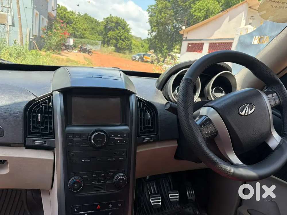 Mahindra Xuv500 2.2 W10 2015 Diesel Car