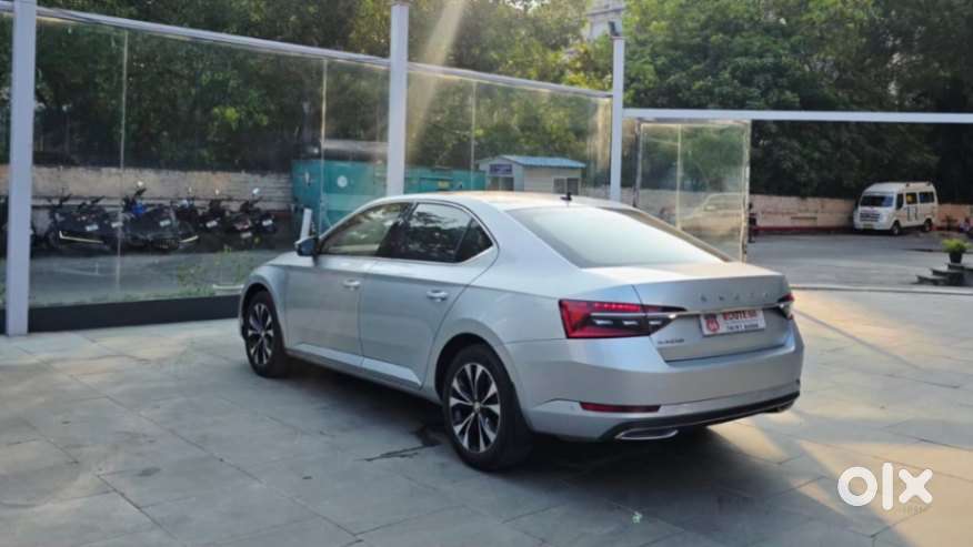 Skoda Superb 2.0 L&k Tsi At, 2022, Petrol