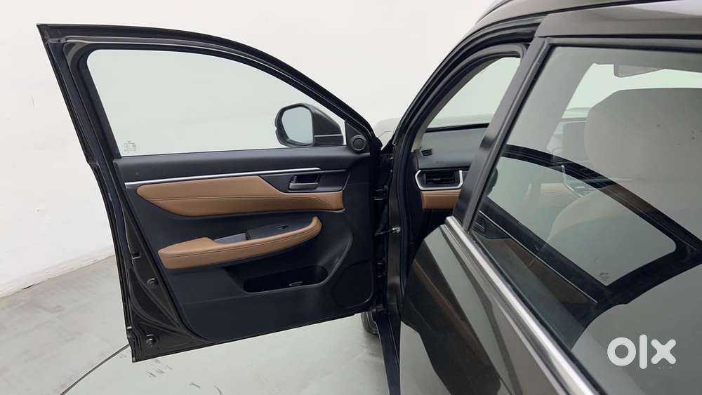 Honda Elevate Zx Cvt, 2023, Petrol