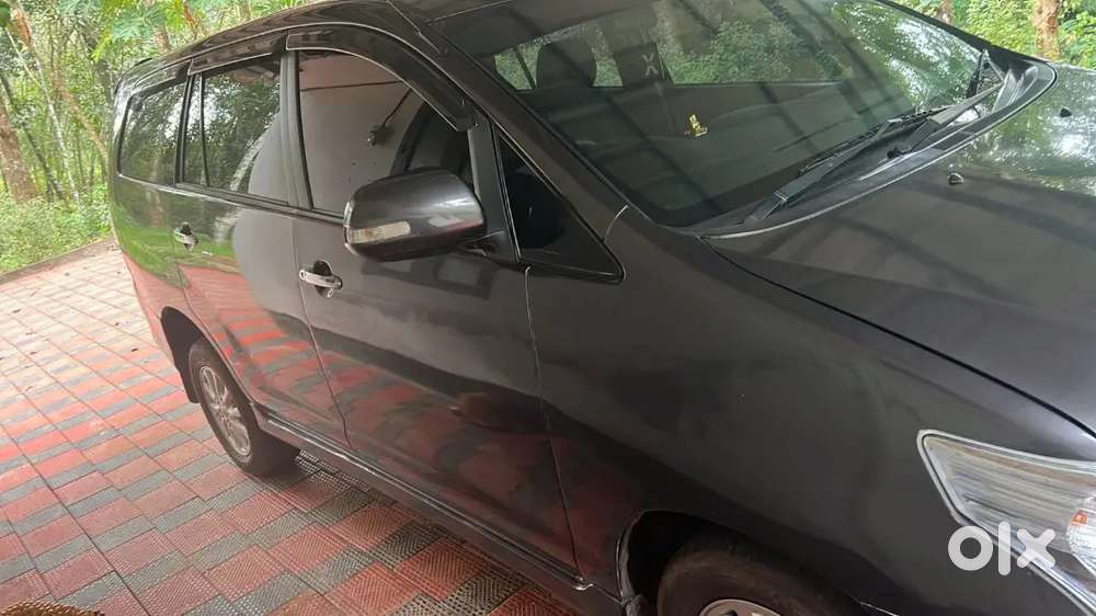Toyota Innova Diesel 2015 Variant