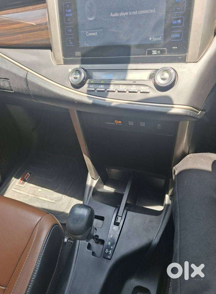 Toyota Innova Crysta 2.8z Automatic, 2017, Diesel