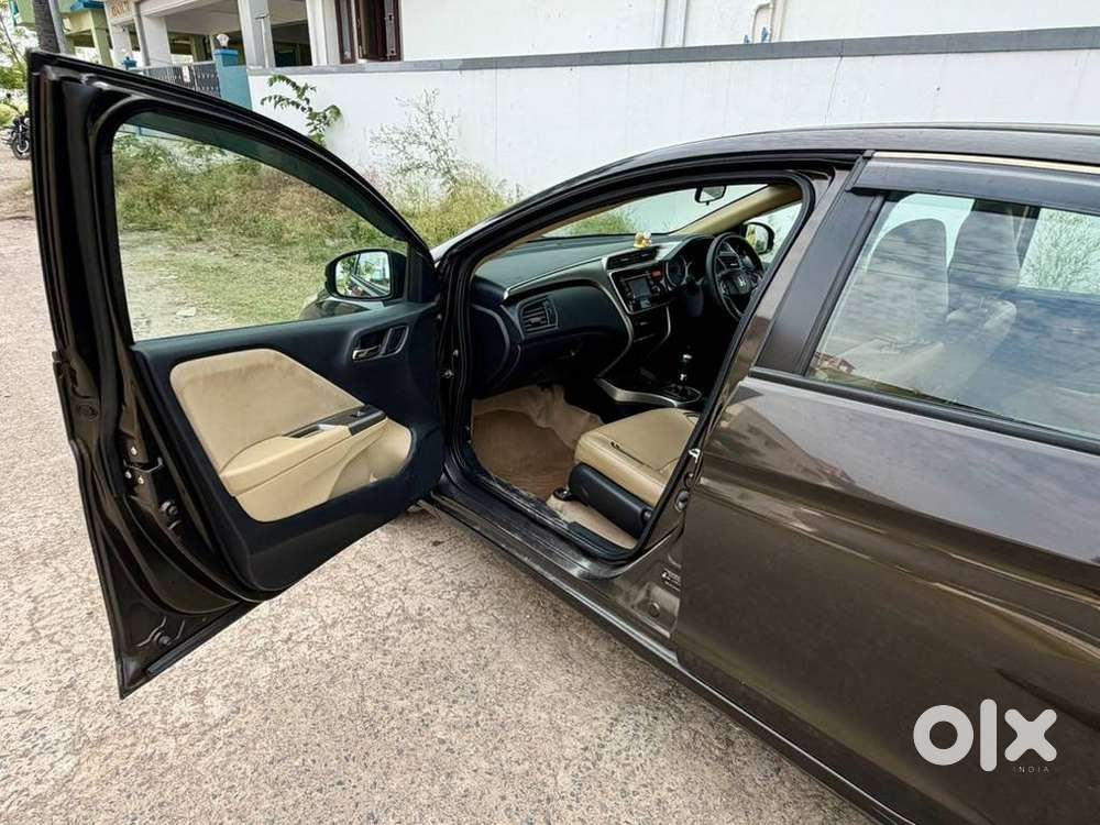 Honda City 4th Gen 1.5 V I-vtec Mt  Golden Brown Metallic