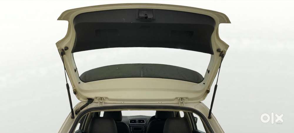 Volkswagen Polo Petrol Highline 1.2l, 2013, Cng & Hybrids