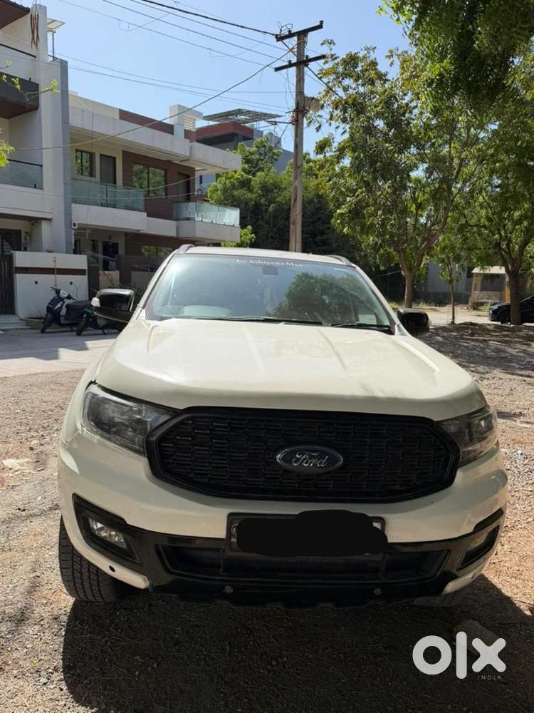 Ford Endeavour 3.2 Titanium 2016