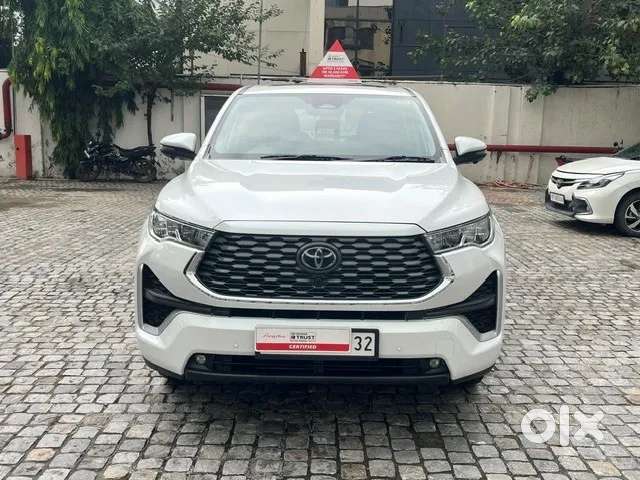 Toyota Innova Hycross 2.0 Zx (o) Hybrid 7 Str, 2024, Petrol