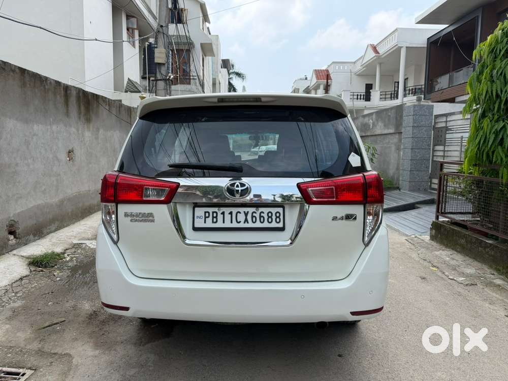 Toyota Innova Crysta 2021