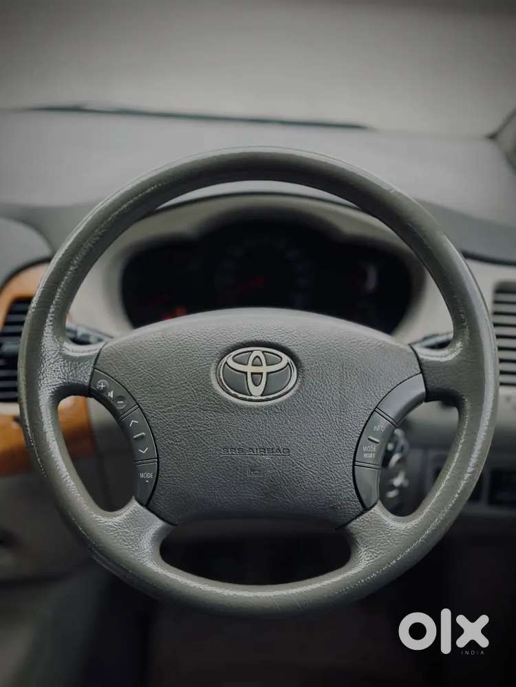 Toyota Innova 2.5 V 2011