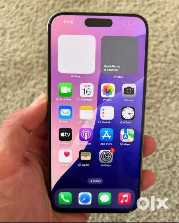Selling my 4 month used I phone 15 pro Max need urgent money