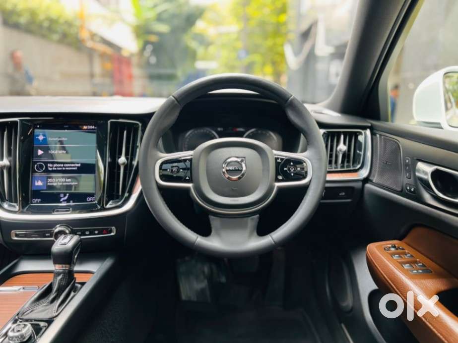 Volvo S60 T4 Inscription, 2023, Petrol