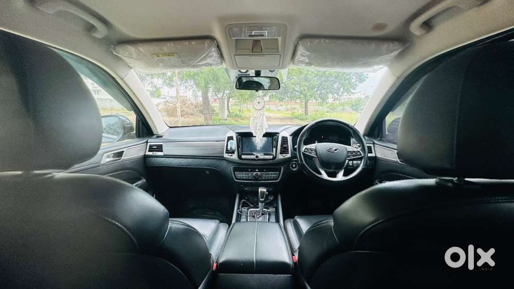 Mahindra Alturas G4