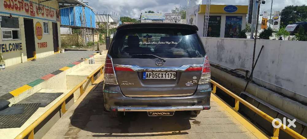 Toyota Innova 2011 Exllent Condition 60%tyres