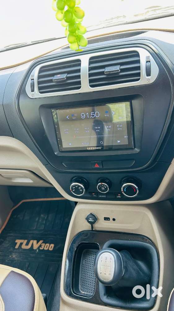 Mahindra Tuv 300 T10, 2018, Diesel