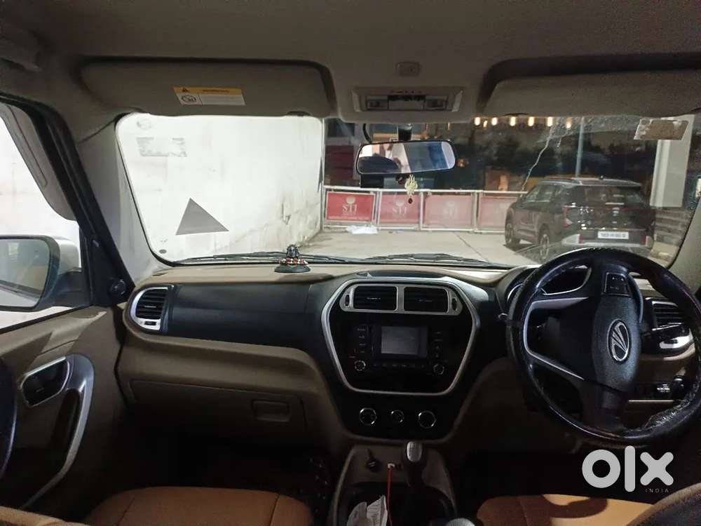 Mahindra Tuv 300 2016