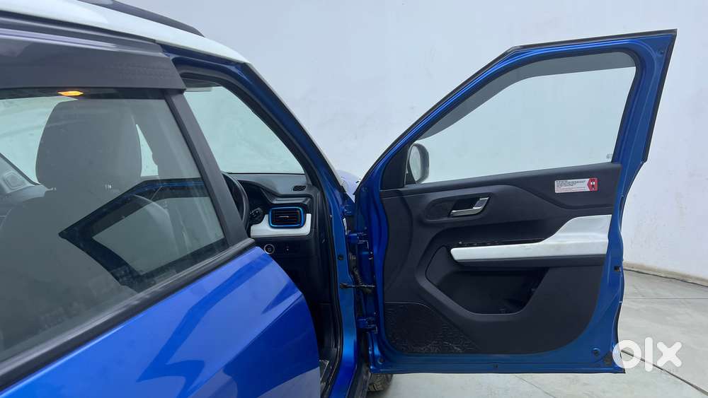 Tata Punch 1.2 Revotron Creative Amt Dual Tone, 2022, Petrol