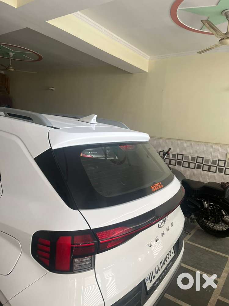 Hyundai Venue 2024 Petrol 18000 Km Driven