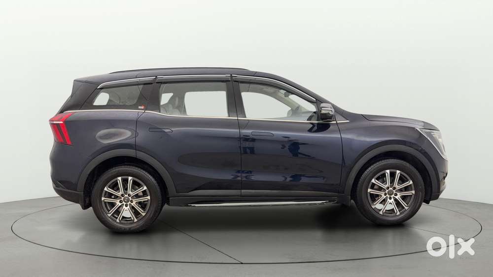 Mahindra Xuv700 2.0 Ax 7 Petrol Mt Str, 2023, Petrol