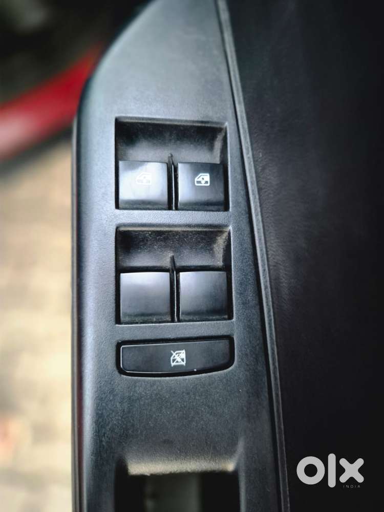Mahindra Kuv 100 K8 5str, 2018, Petrol