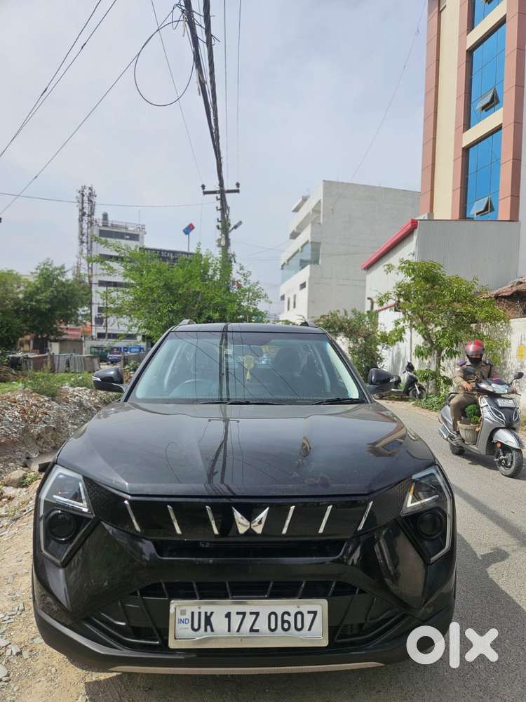 Mahindra Xuv 3xo Ax5 Pm Mt, 2025, Petrol