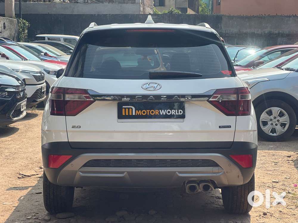 Hyundai Alcazar Signature Dual Tone, 2021, Petrol