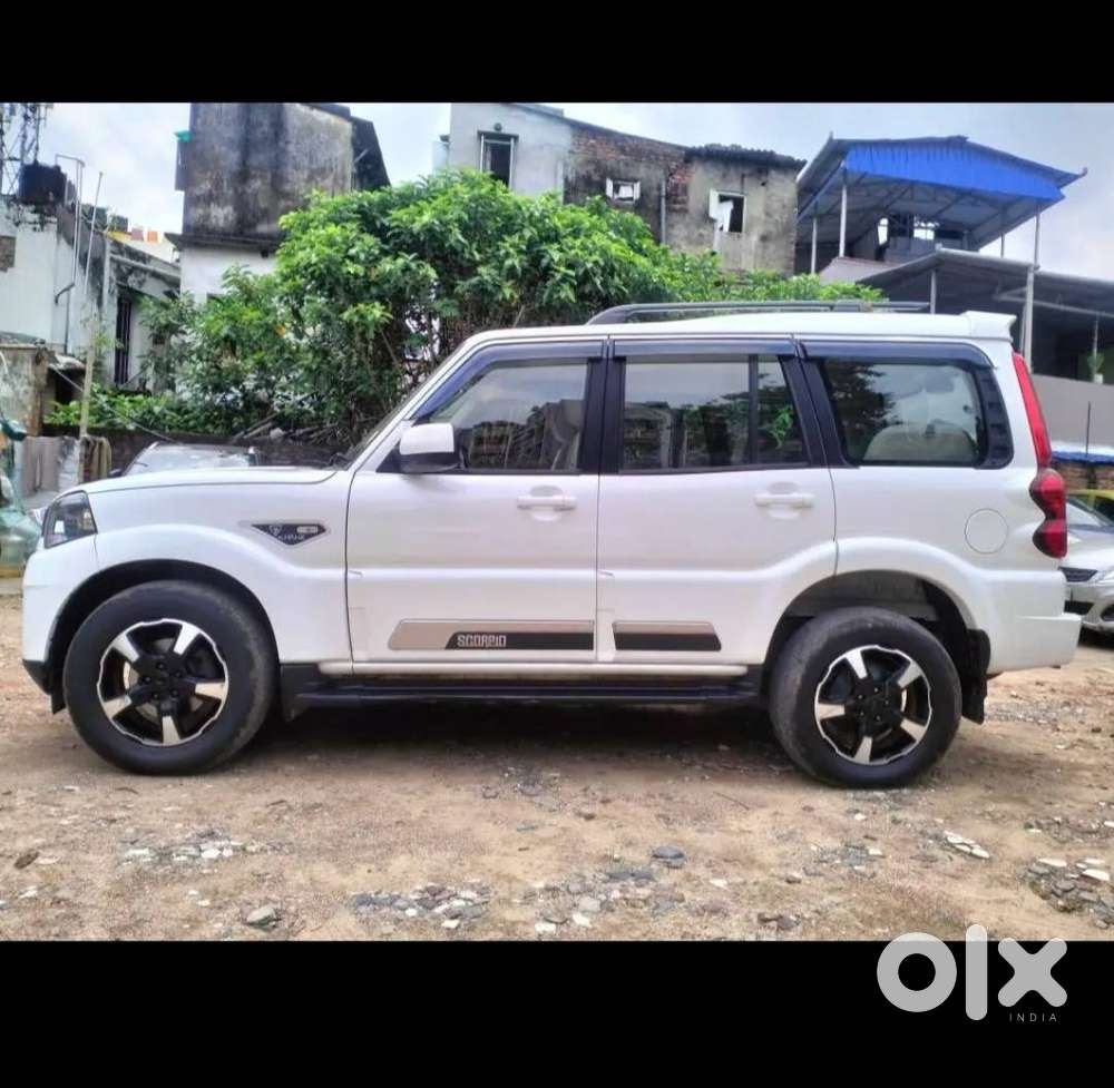 10 Days Old Car.scorpio Classic S11 2026 April Tax 2031.1st Owner. Km