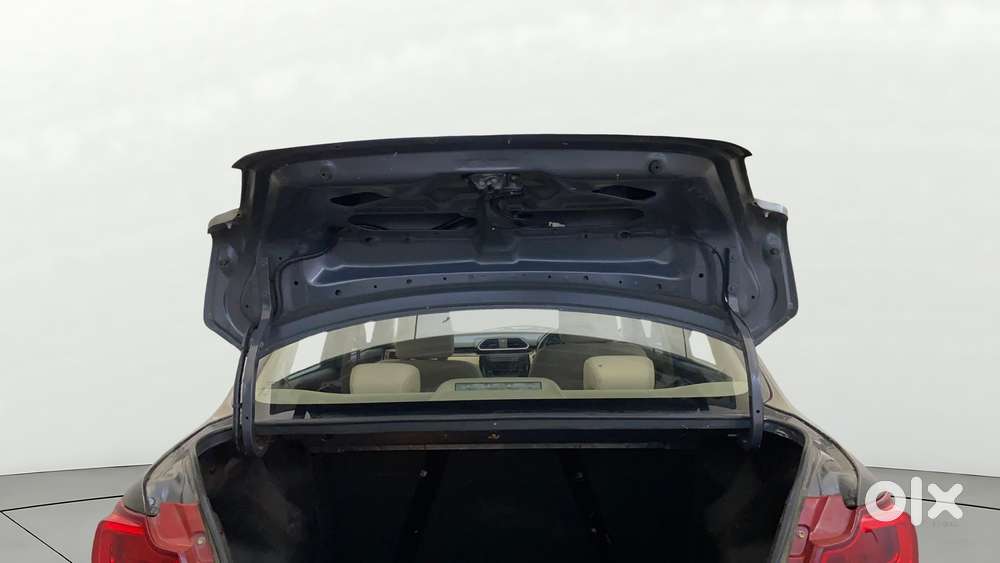 Maruti Suzuki Swift Dzire 1.2 Vxi Bsiv, 2018, Petrol