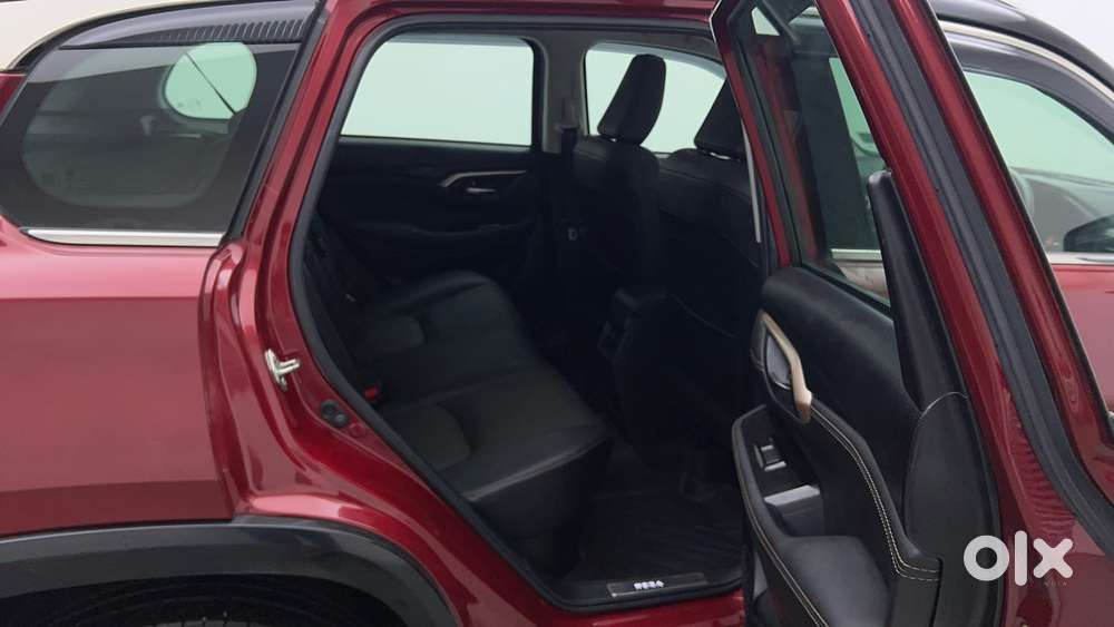 Maruti Suzuki Grand Vitara 1.5 Alpha Plus Dual Tone Intelligent Hybr..