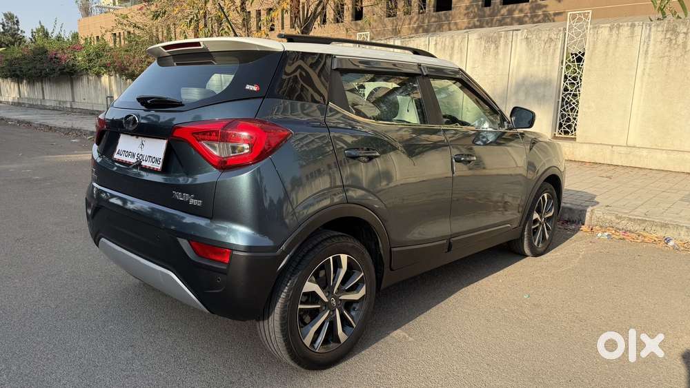 Mahindra Xuv300 1.2 W8 (o) Amt Petrol, 2023, Petrol