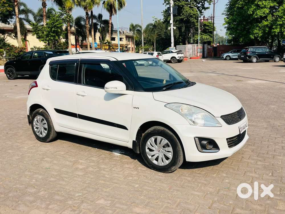 Maruti Suzuki Swift Vxi + Manual, 2015, Petrol
