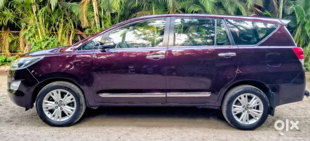 Toyota Innova Crysta 2.8 Zx At 7 Seater, 2016, Diesel