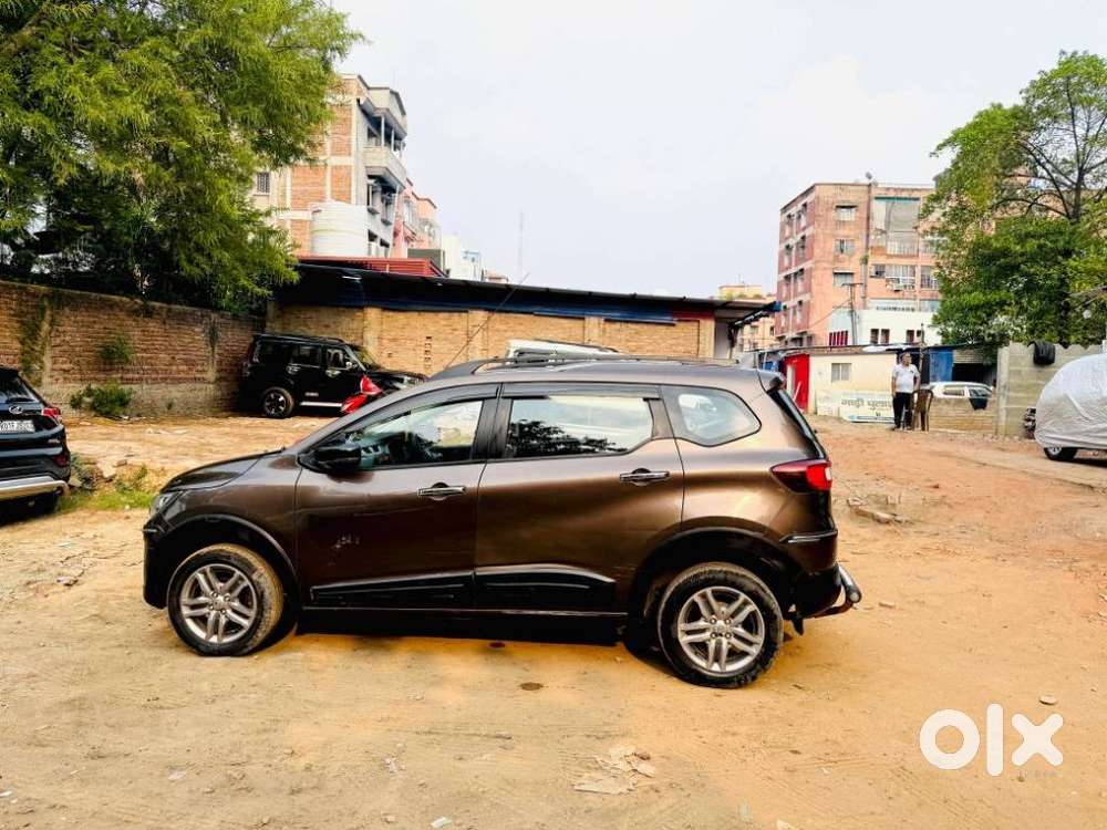 Renault Triber Rxz, 2022, Petrol
