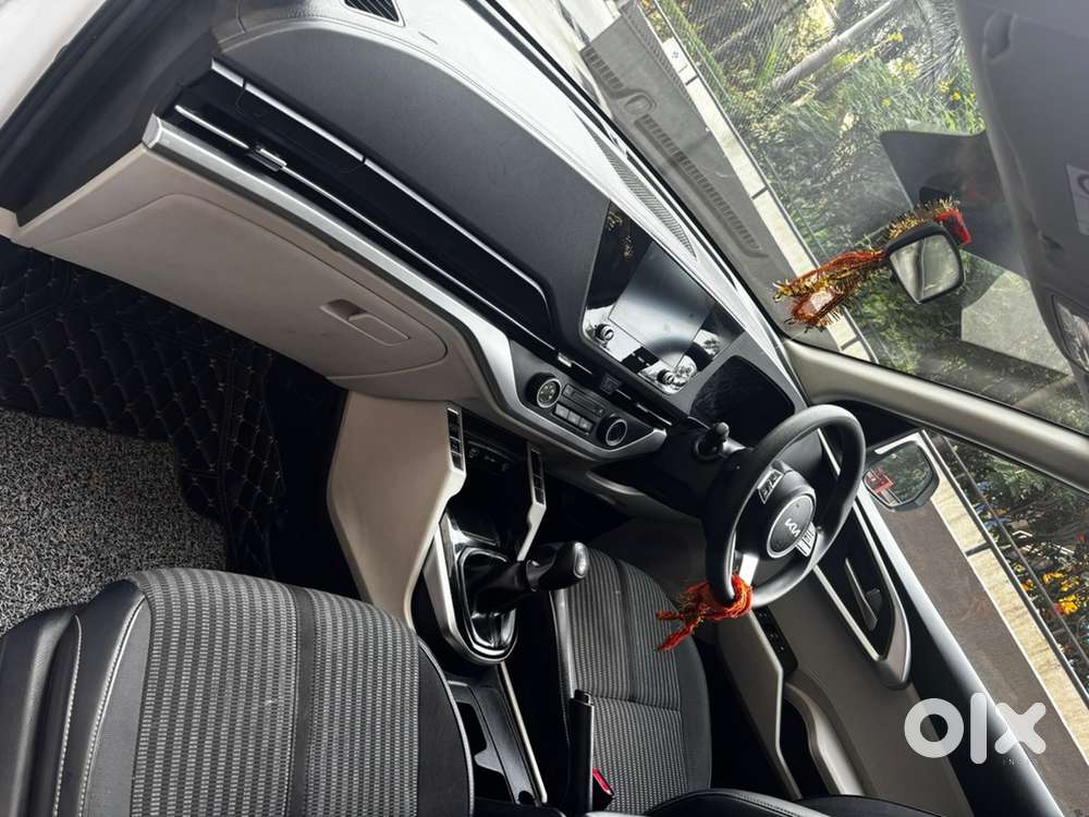 Kia Carens Petrol 2023
