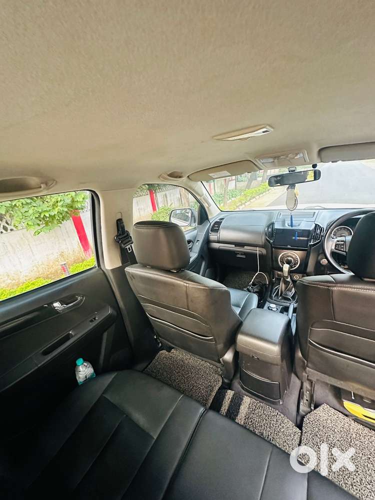 Isuzu D-max V-cross 2019